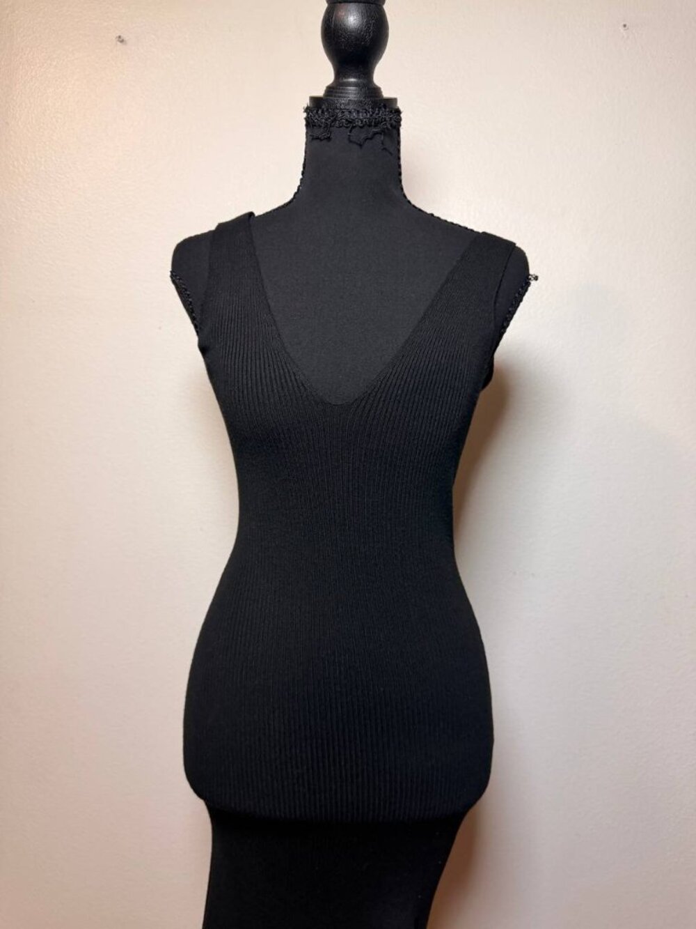 Nasty Gal Collection Black Ribbed Knit Maxi Dress V-Neck Side Slit Sz 2 - Picture 2 of 9